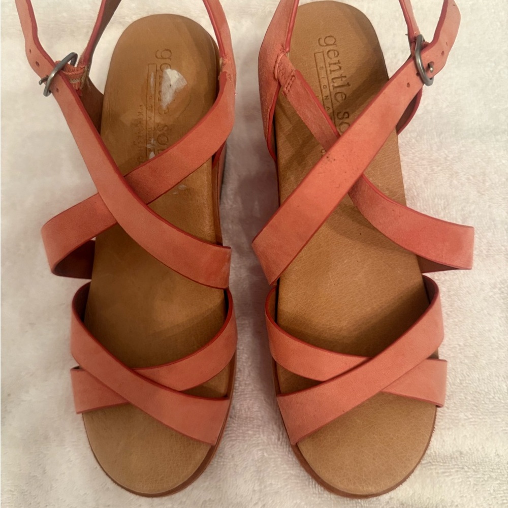 New - Kenneth Cole Coral Strappy Sandals